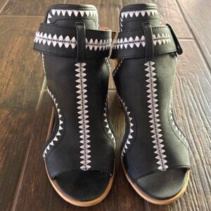 Very Volatile Black Open Toe Ankle Strap Booties Size 7
